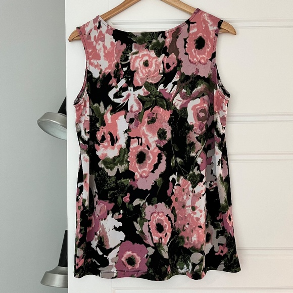 "By Design" Tank with Gold Chain Detail - Picture 2 of 5